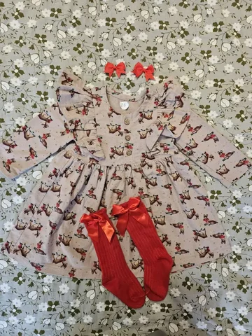 Платье для девочки 86 размера с гольфами и заколками - Одежда для детей в Королев