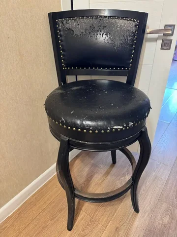 Массивный барный стул под реставрацию - Инструменты в Королев