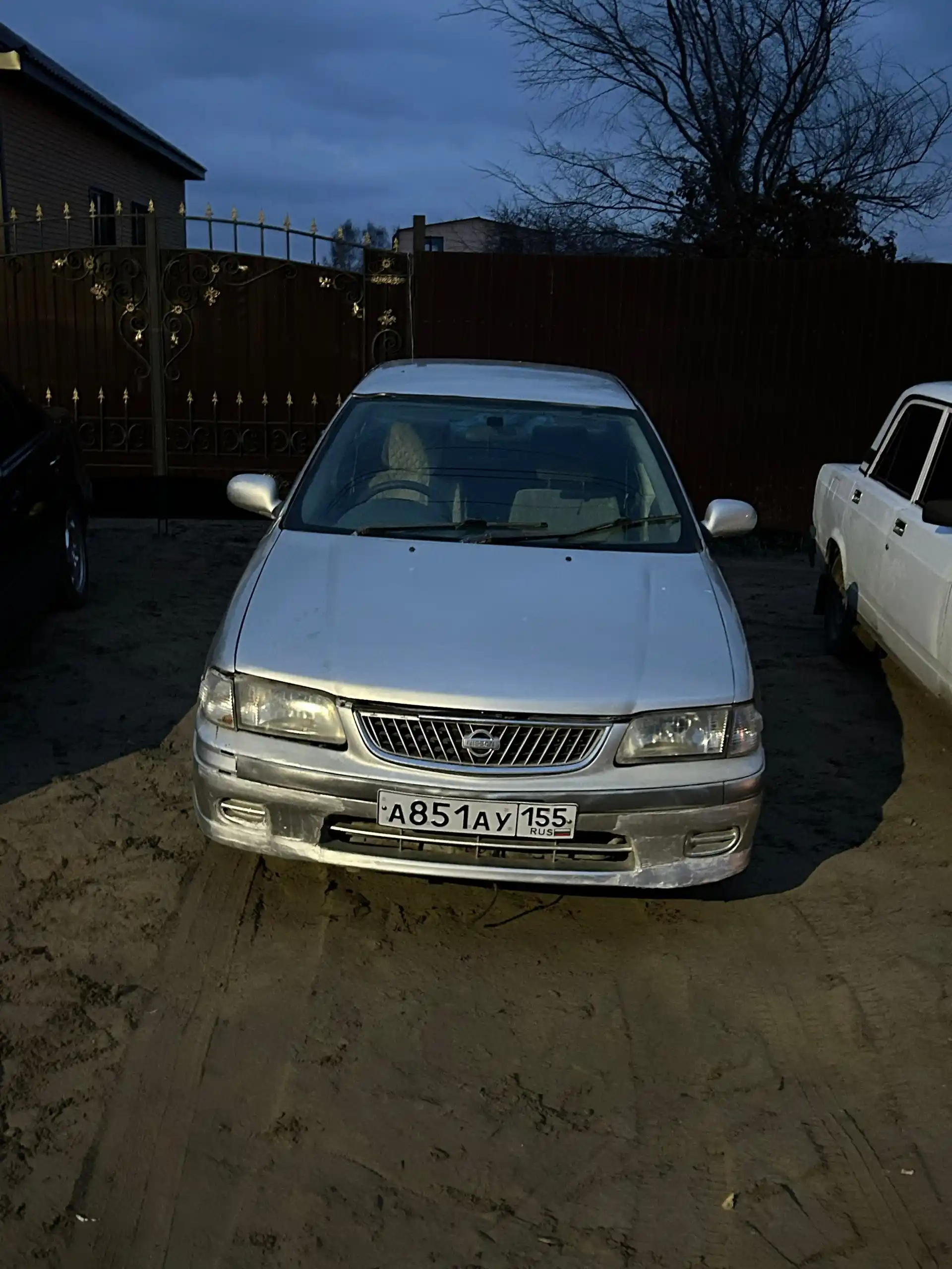 Nissan Sunny 2001