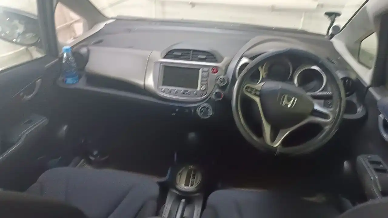 Продам Хонда Fit 2010 год