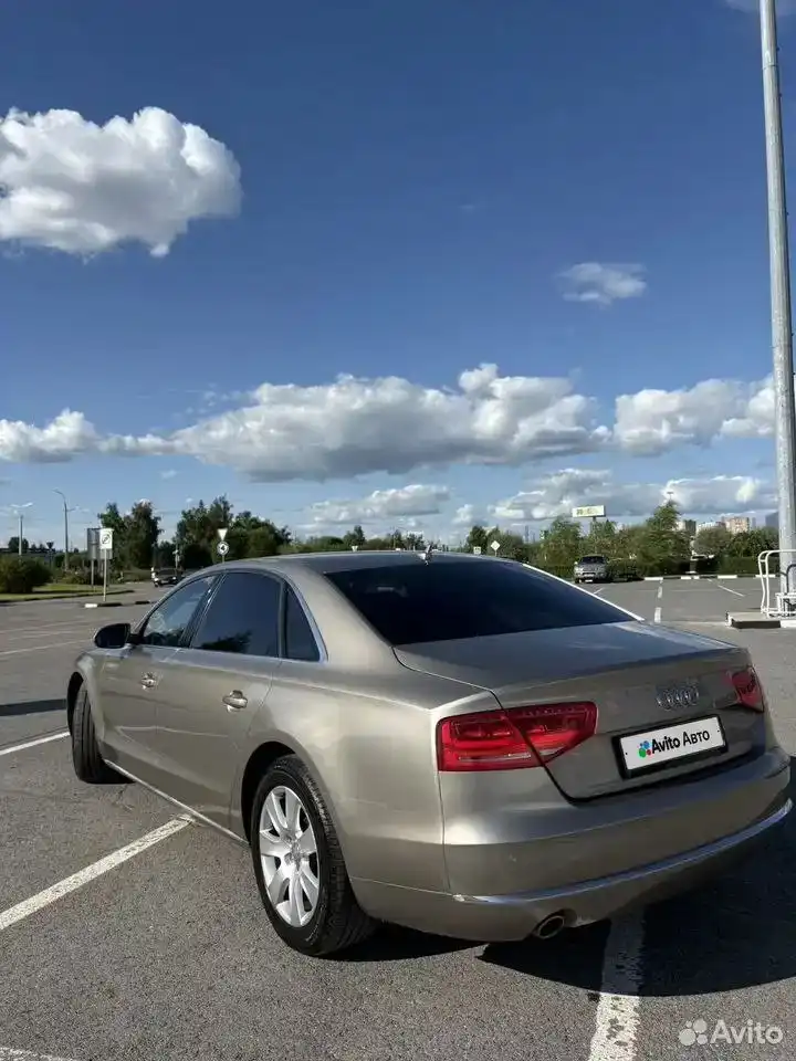 Ауди А8 long версия 2011 года