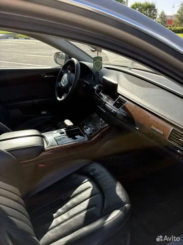 Ауди А8 long версия 2011 года