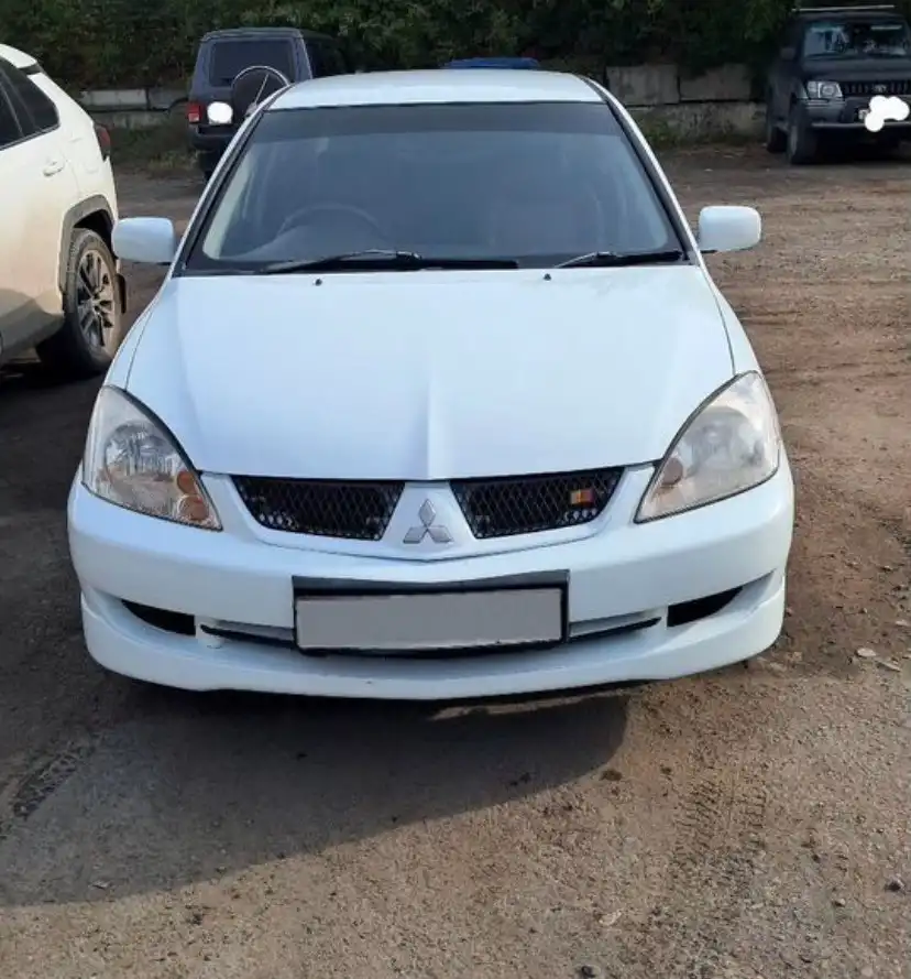 Продается Mitsubishi Lancer 2003 года в отличном состоянии