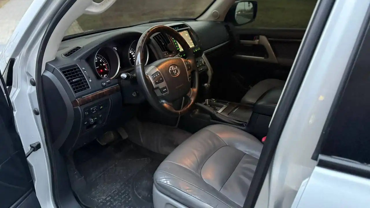 Продажа автомобиля Chevrolet Niva 2009 года в отличном состоянии