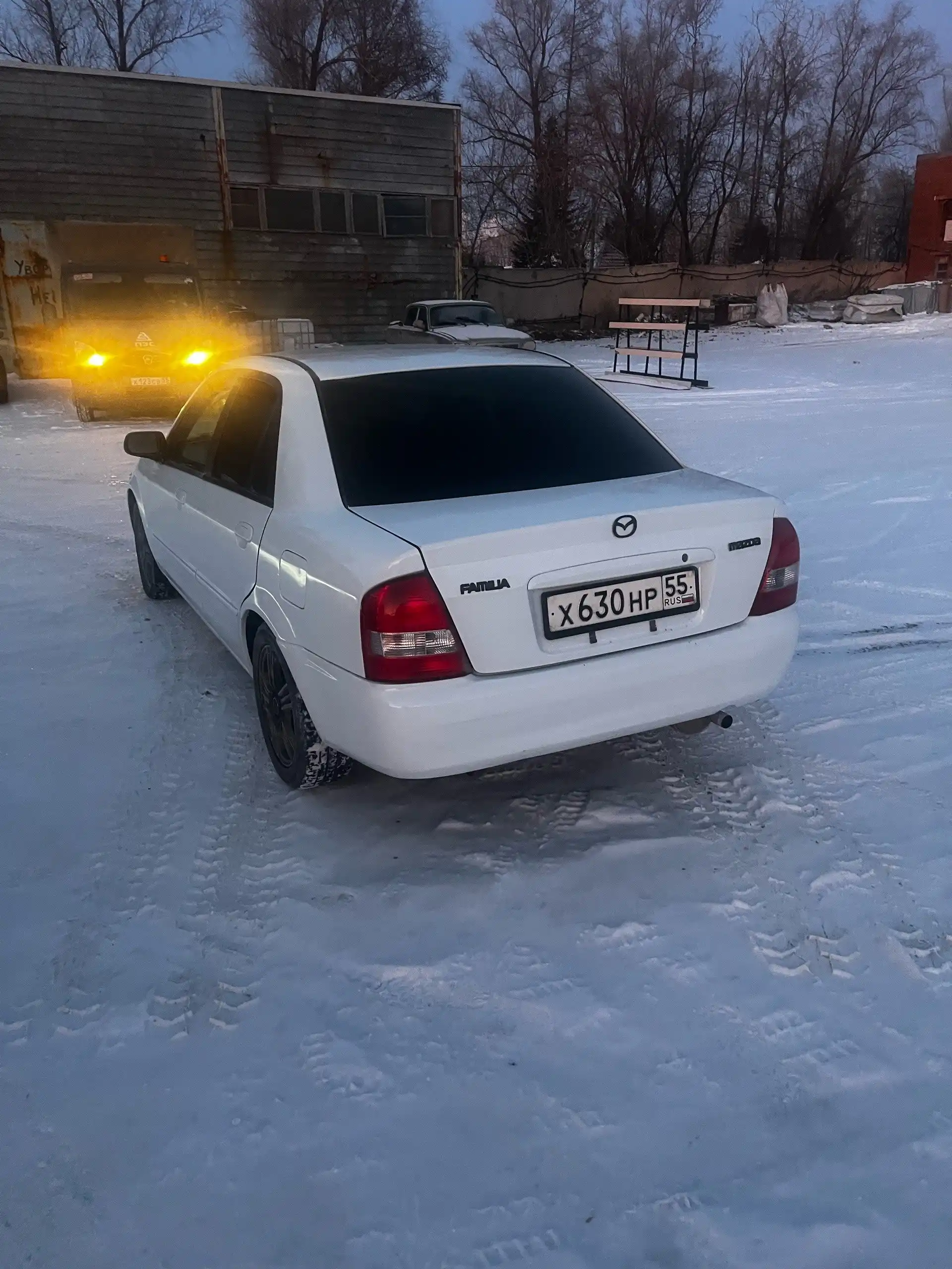 Продажа Mazda Familia 1998 года с мотором 1.5 автомат