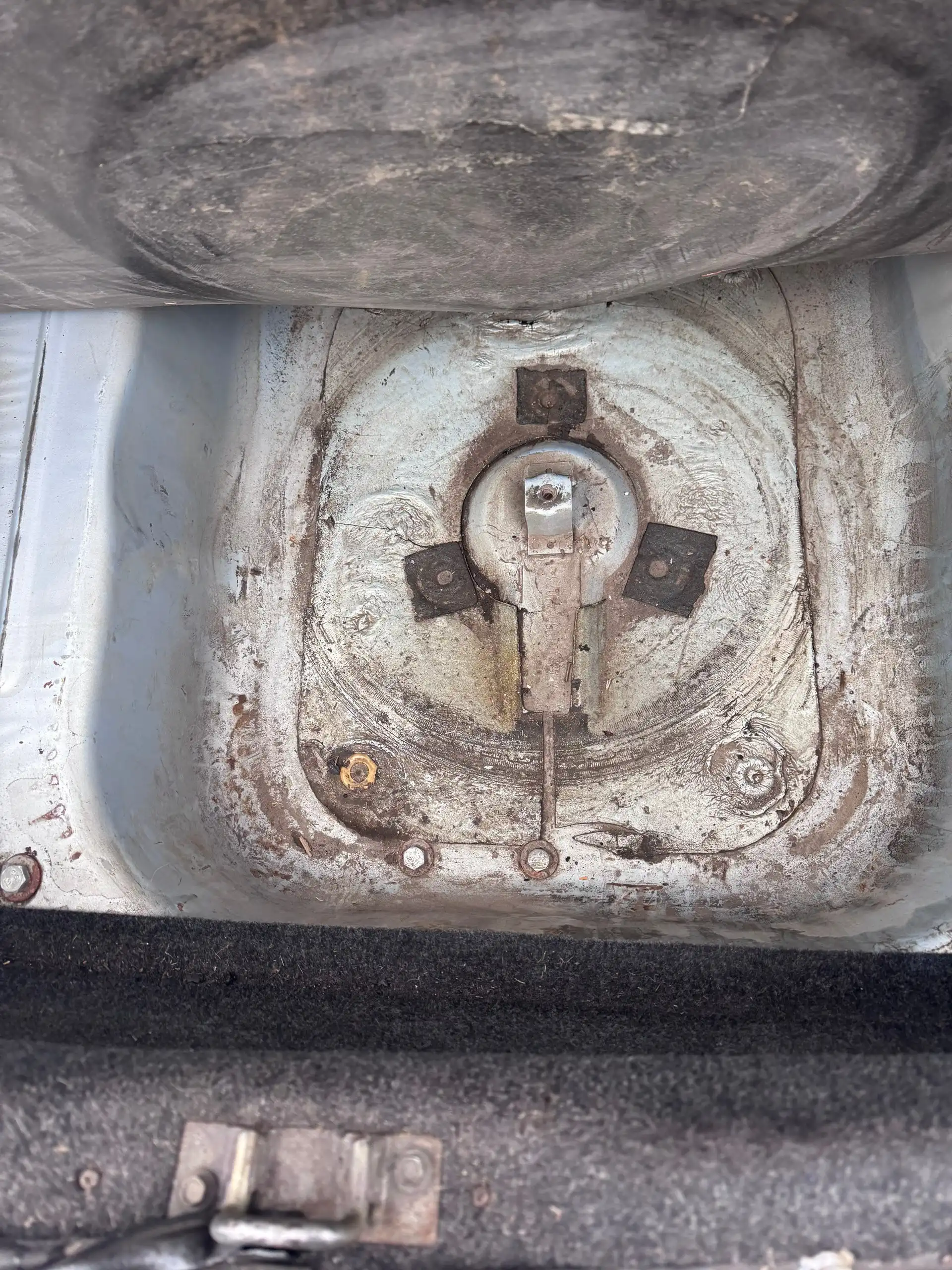 Продам автомобиль 2005 года выпуска