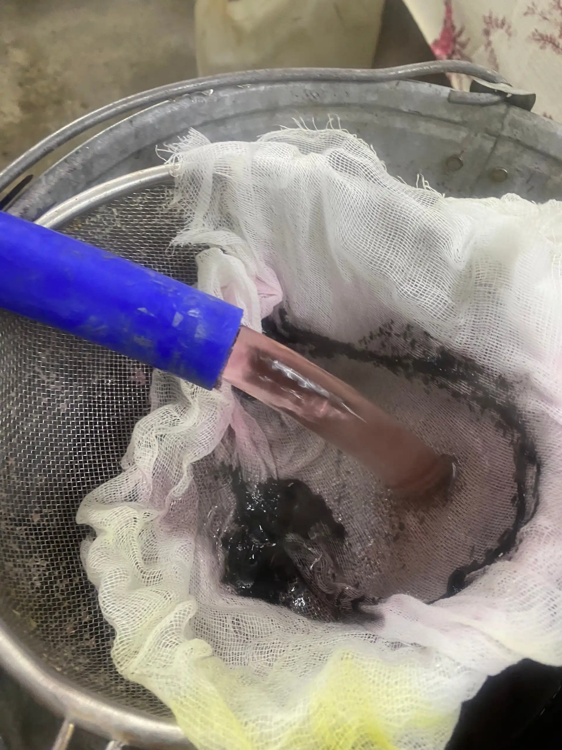 Ремонт и промывка автомобильного отопителя в гараже