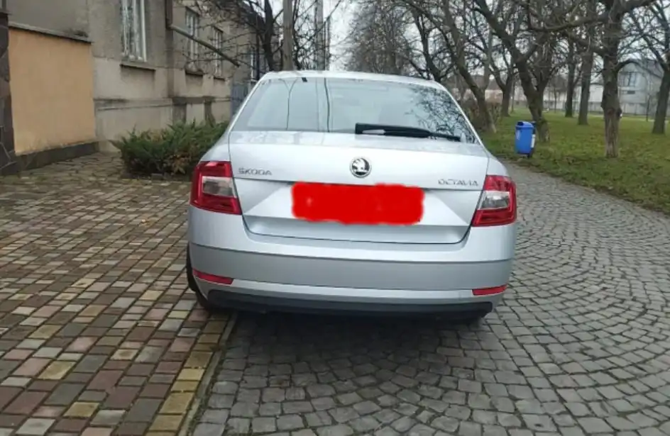 Skoda Octavia 1.6 автомат, пробег 32 000 км