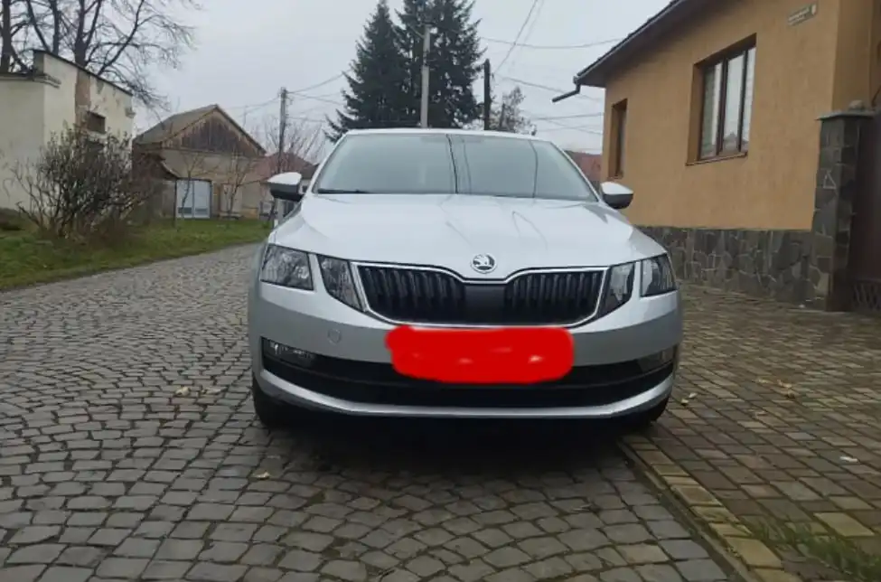 Skoda Octavia 1.6 автомат, пробег 32 000 км