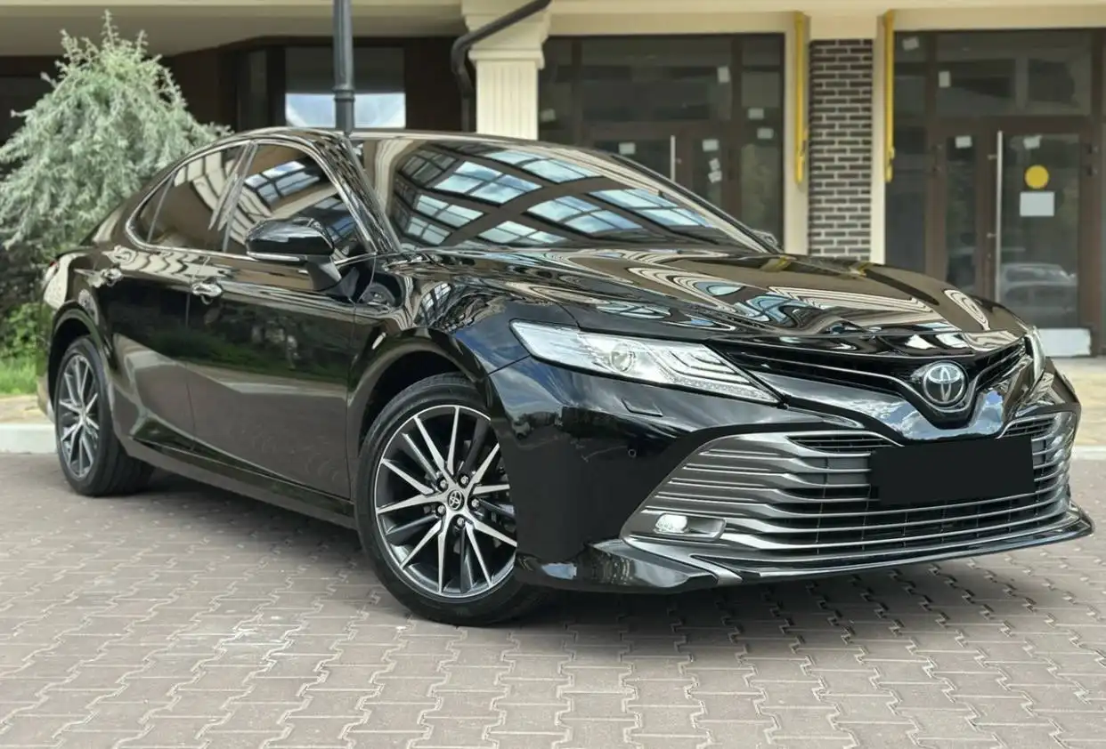Toyota Camry 2018 (XV70) на продажу