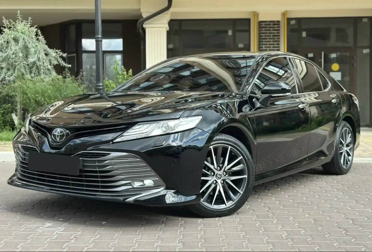 Toyota Camry 2018 (XV70) на продажу