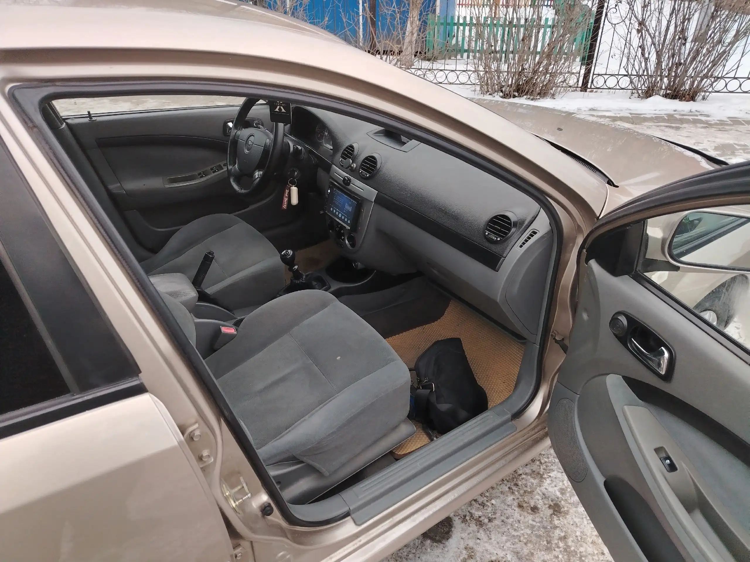 Автомобиль 2005 года в Ишиме