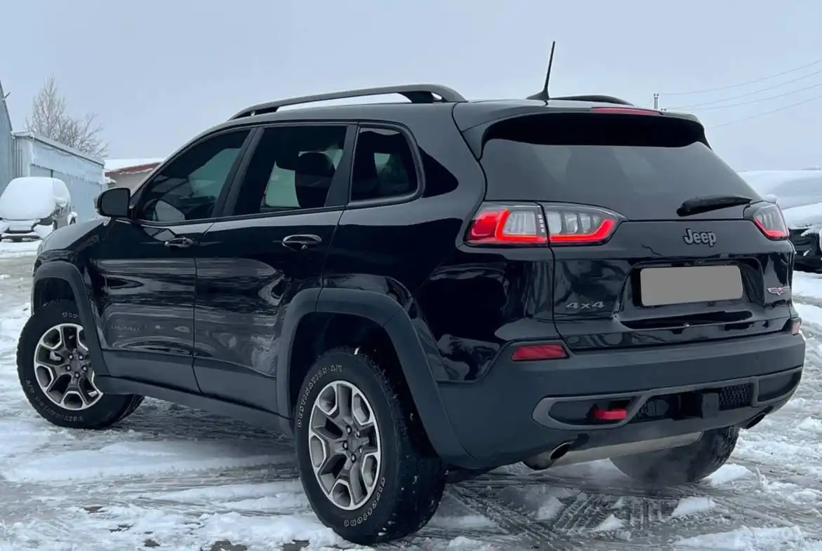 Продажа Jeep Cherokee с полным приводом и автоматической коробкой передач
