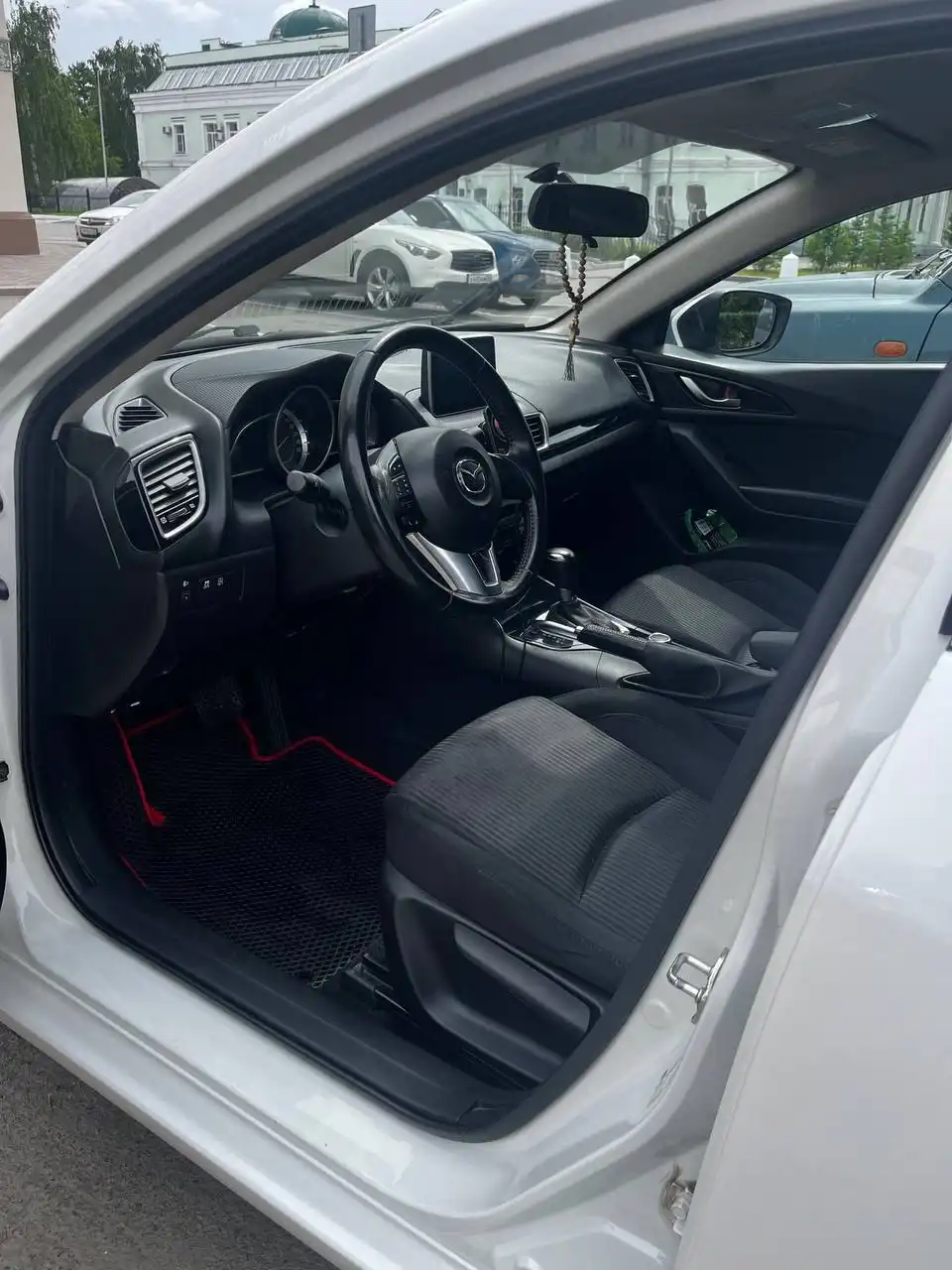 Продажа Mazda 3 2014 года в идеальном состоянии