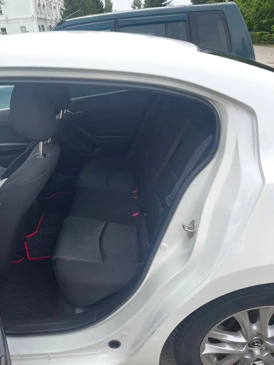 Продажа Mazda 3 2014 года в идеальном состоянии