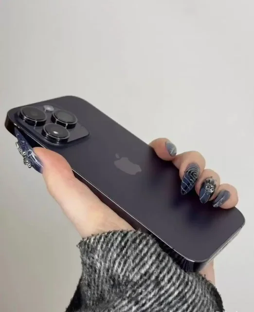 Продам телефон - Электроника в Омск