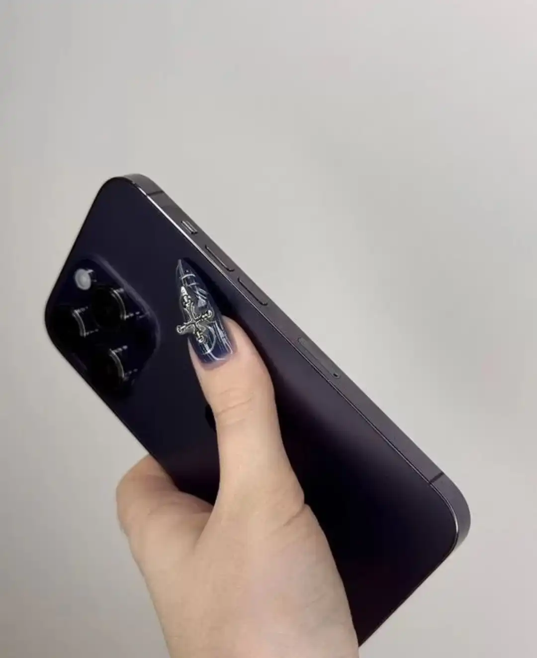 Продам телефон