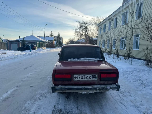 Продажа автомобиля Лада Карб 4-дверная, зимняя резина - Авто в Омск