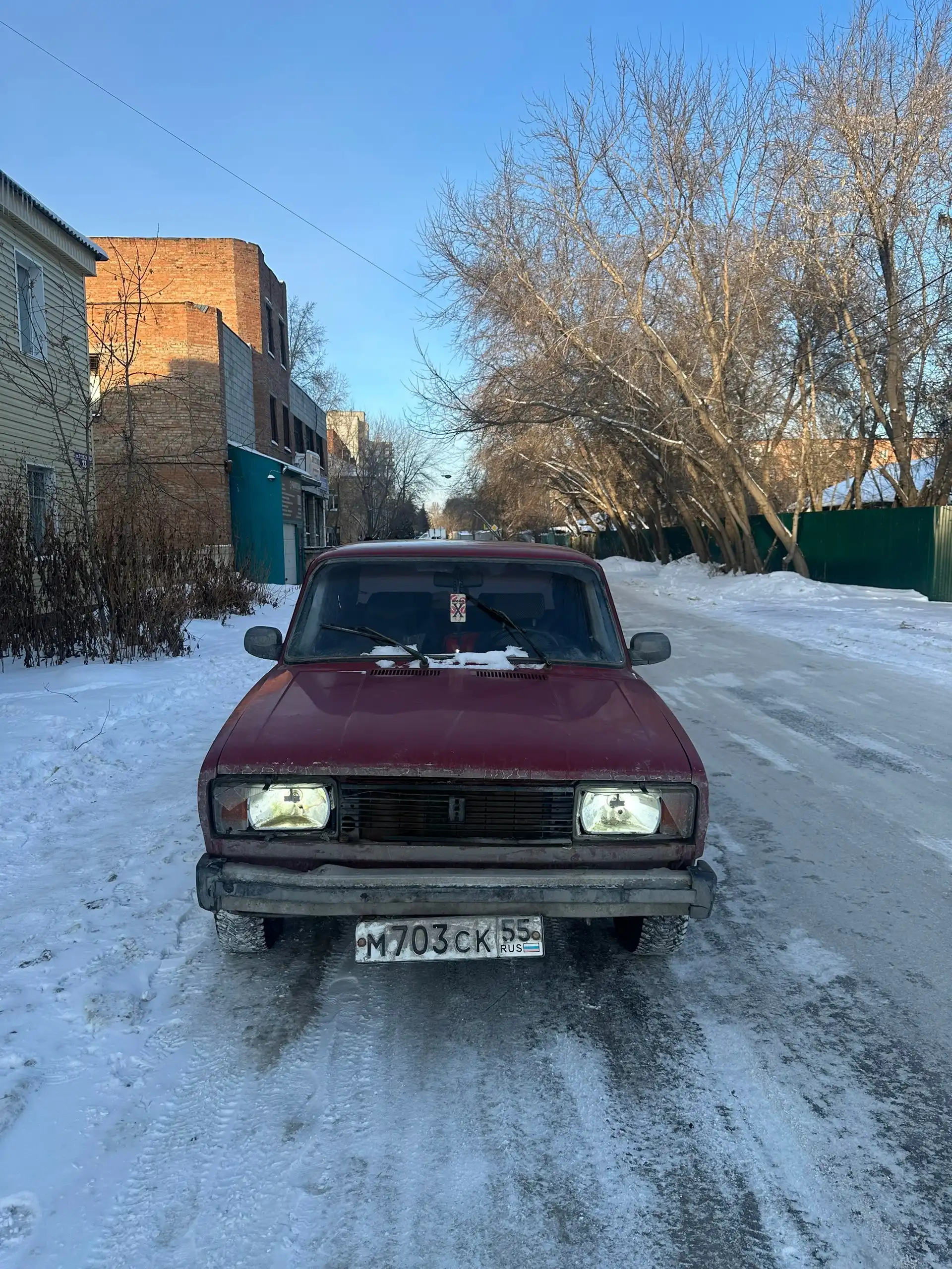 Продажа автомобиля Лада Карб 4-дверная, зимняя резина