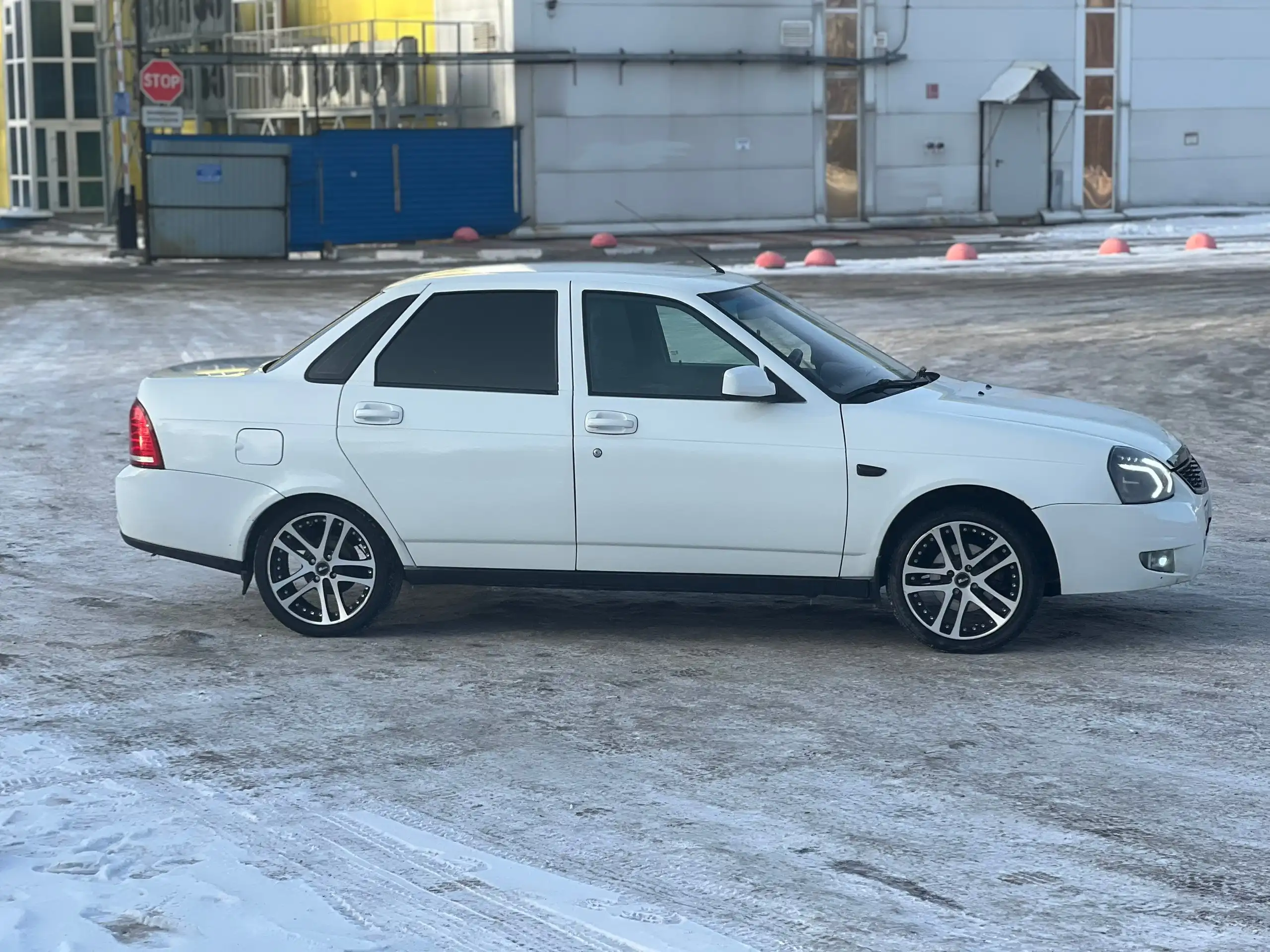 Продам Lada Priora 2011 года в максимальной комплектации