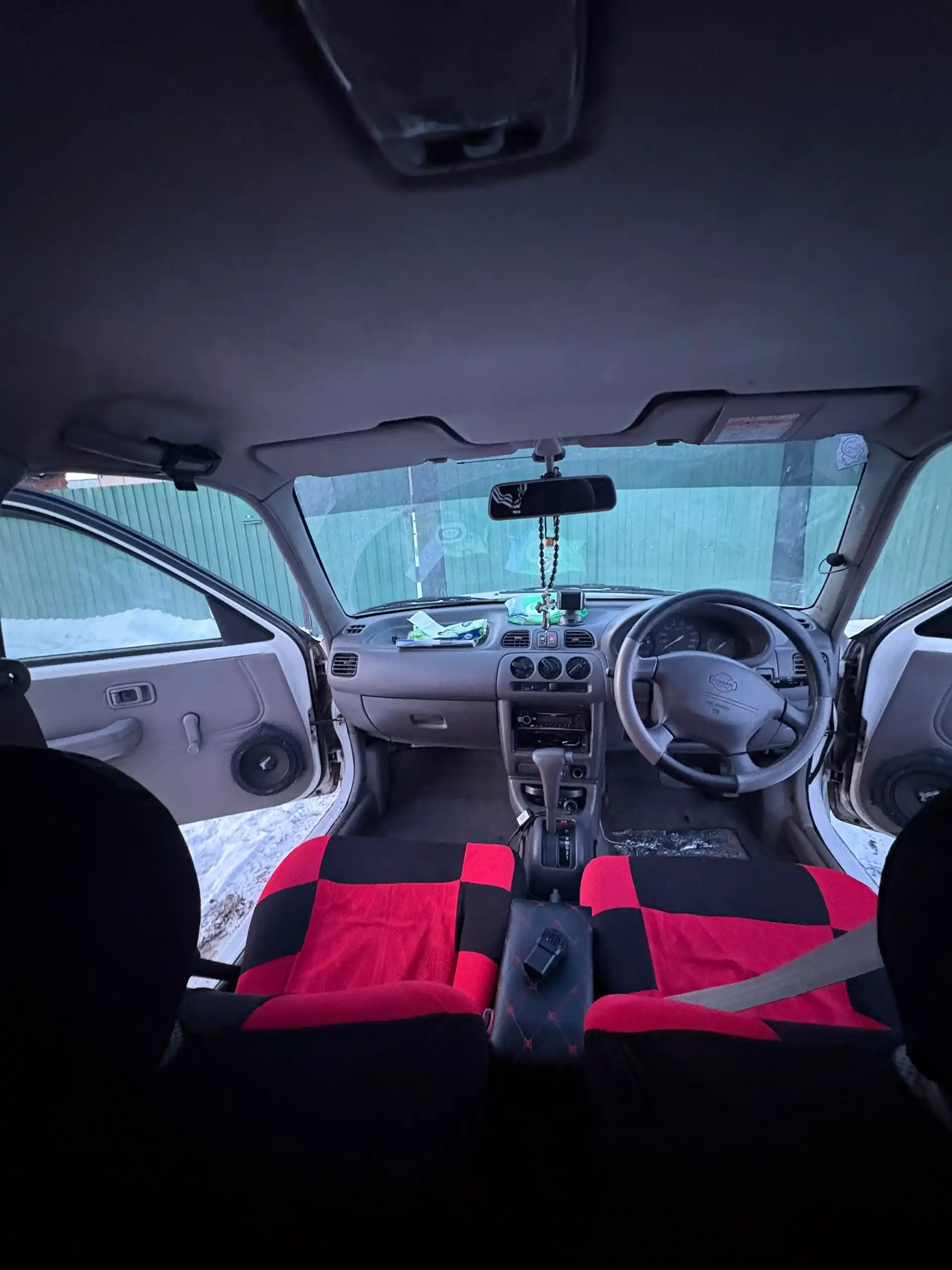 Продам Ниссан Марч 2000 года