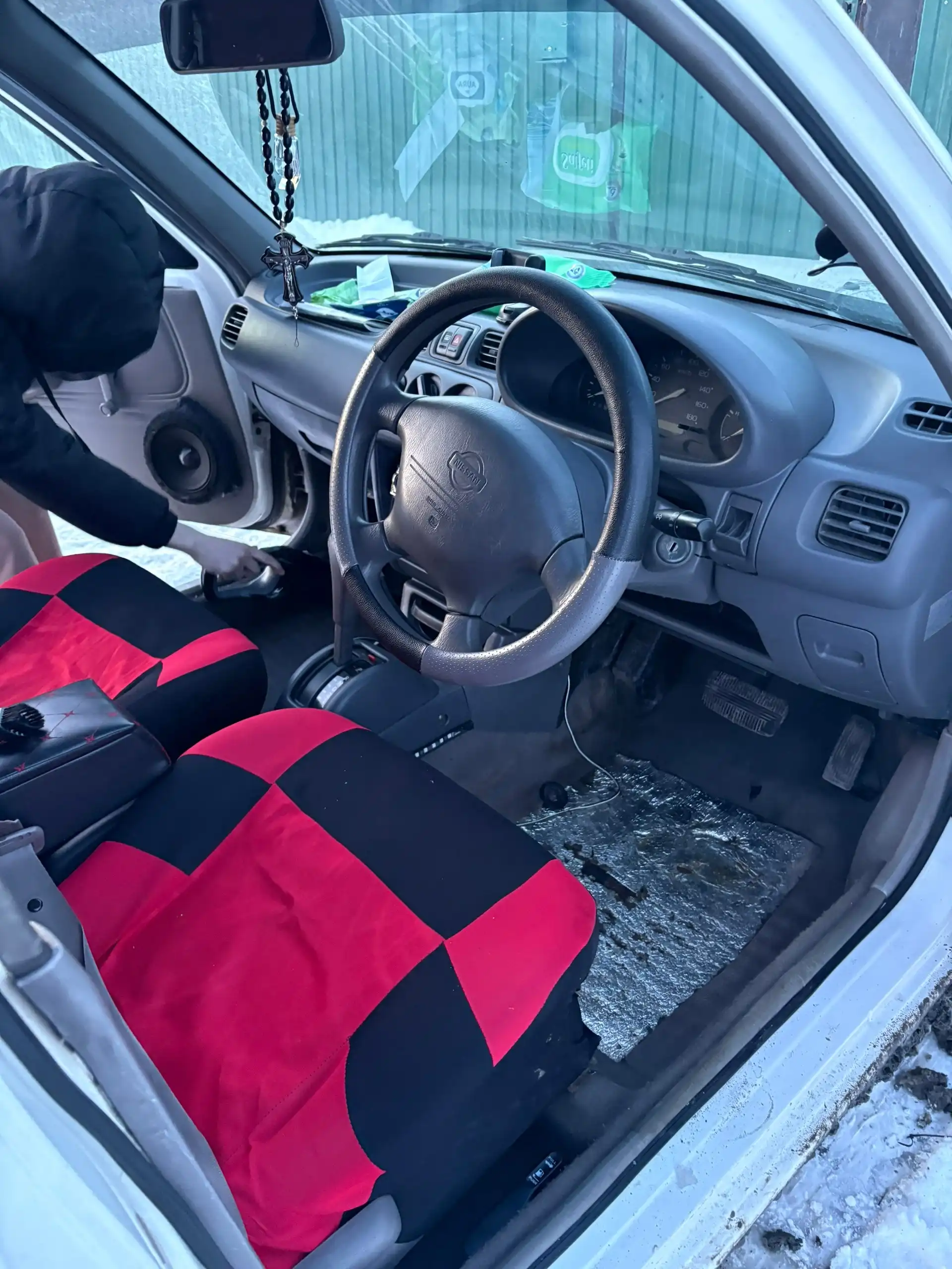 Продам Ниссан Марч 2000 года