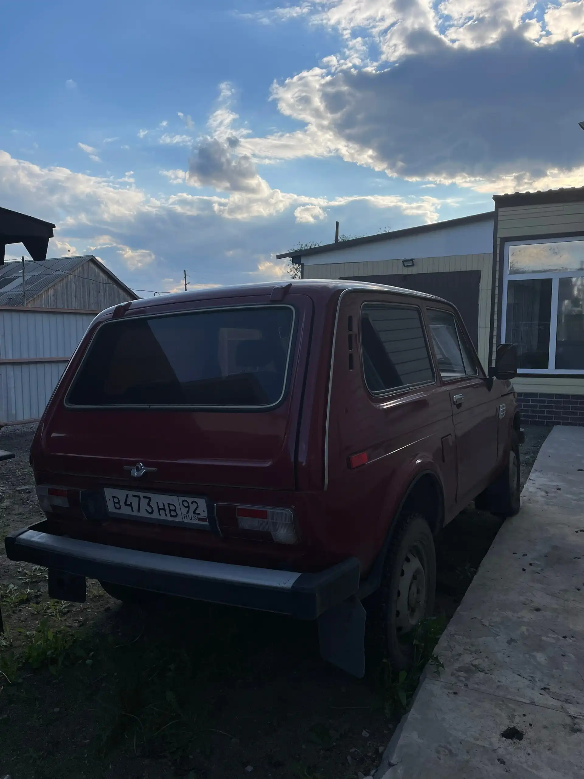 Продам Нива 2121 в Калачинске