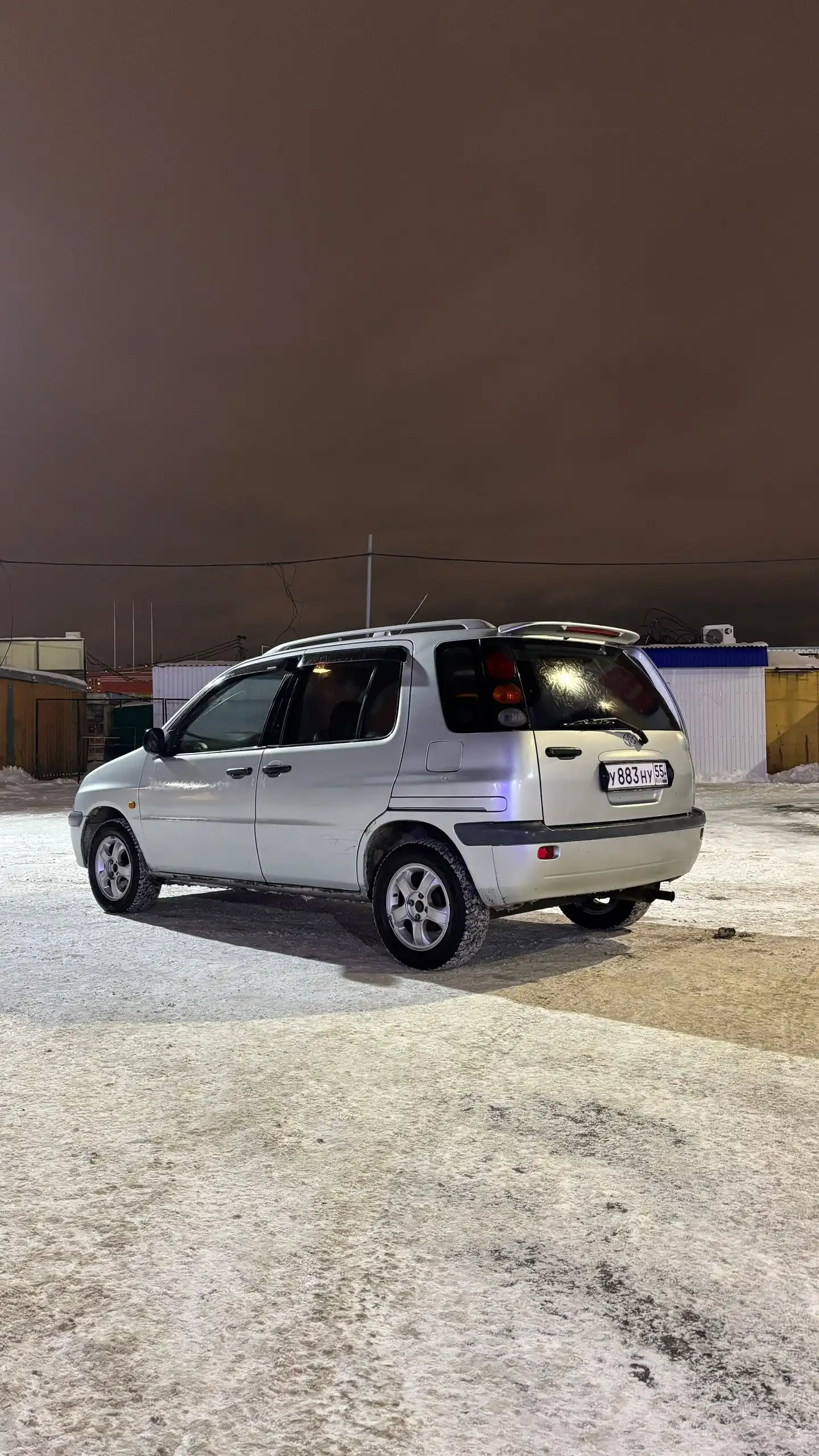 Продажа Toyota Raum 1998 года