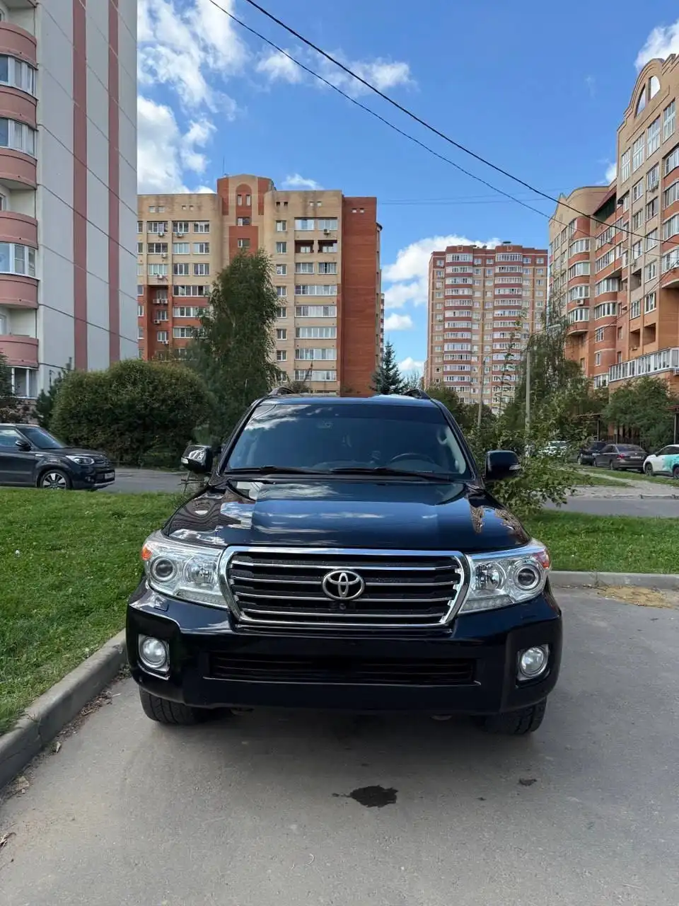 Продажа Toyota Land Cruiser 200 2013 года выпуска в Омске