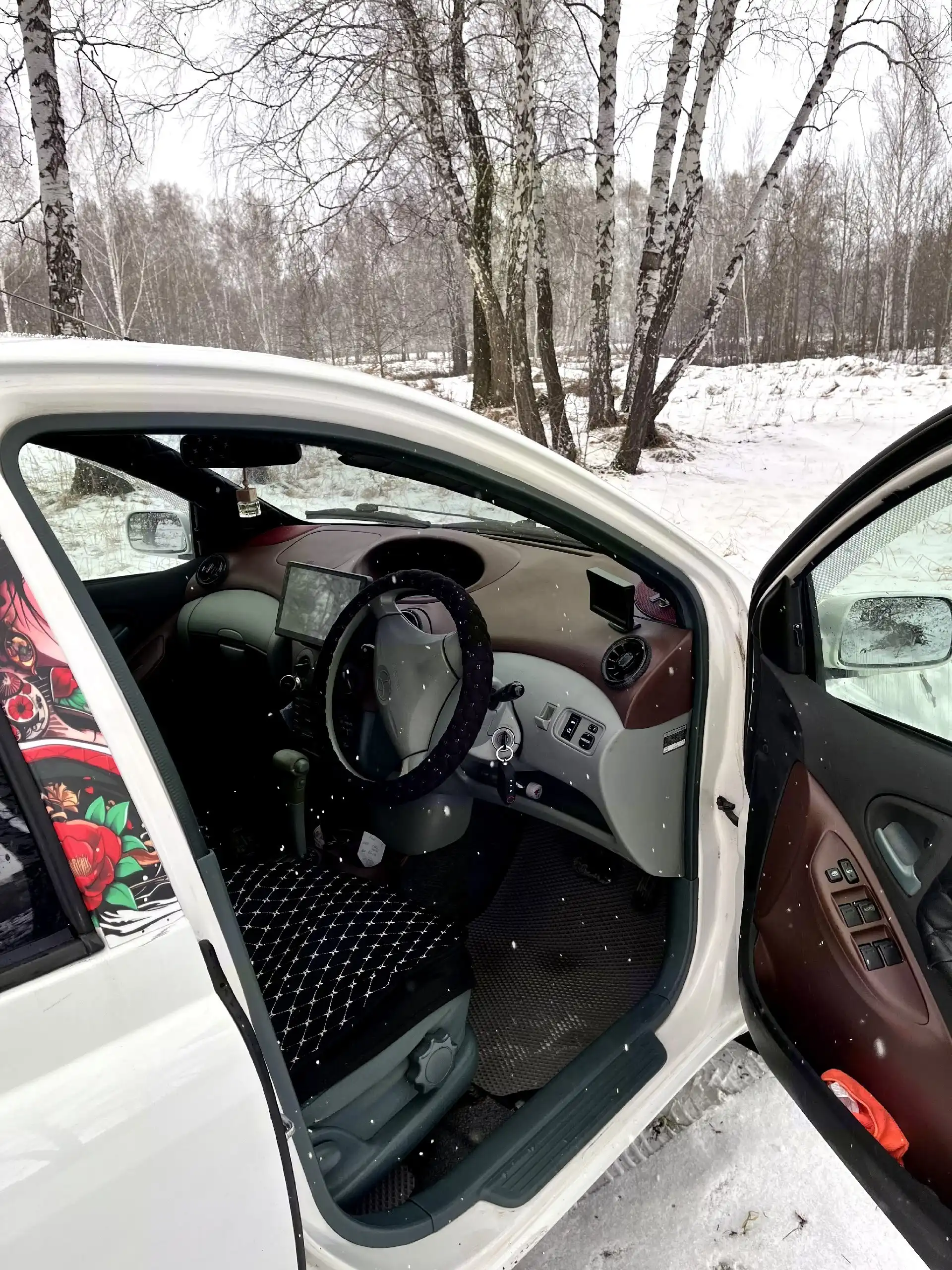 Toyota Vitz (P10) 2001 г.в. в отличном состоянии - Легковые автомобили (Авто) в Омск