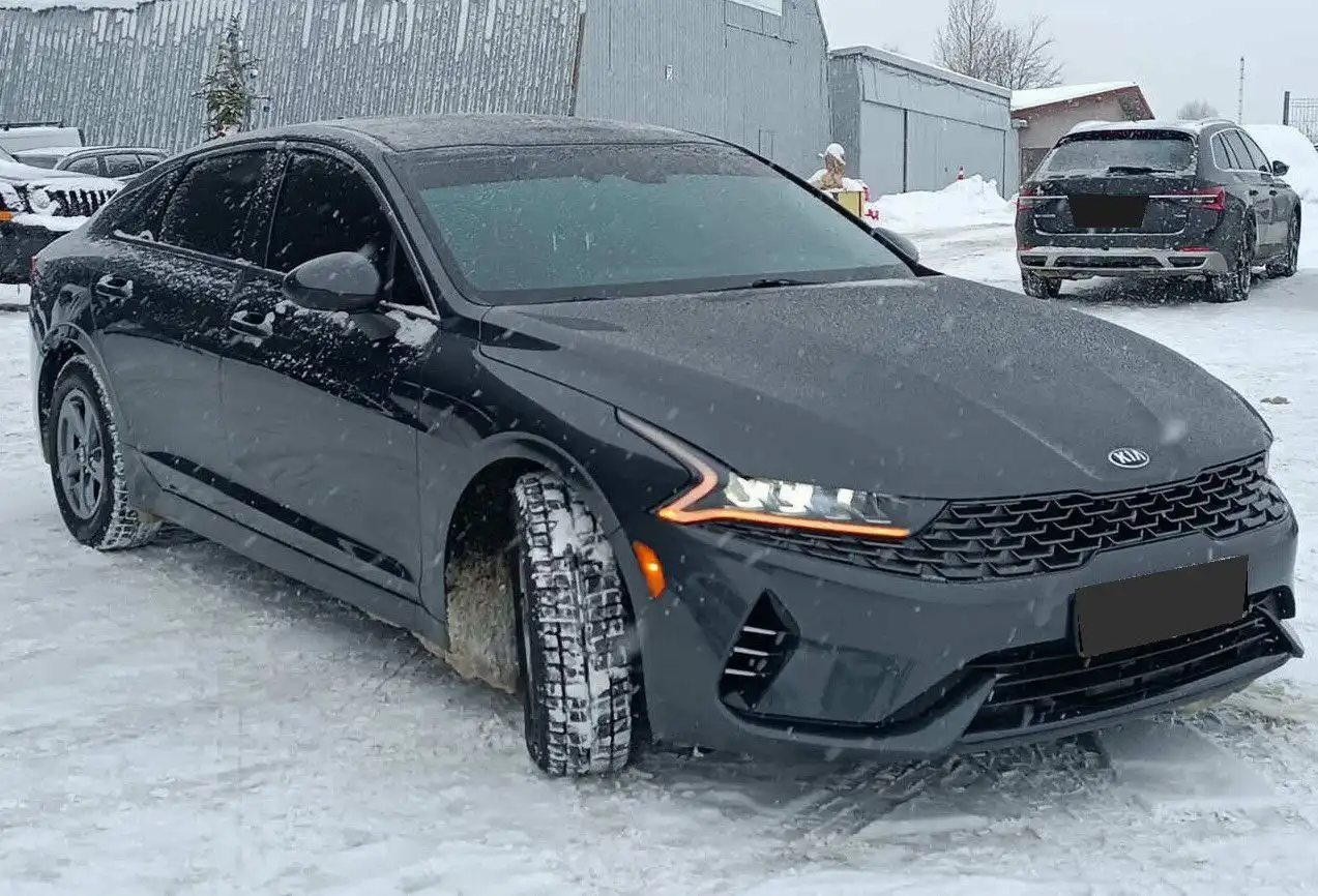 Продам Kia K5 2020 - Авто в Омск