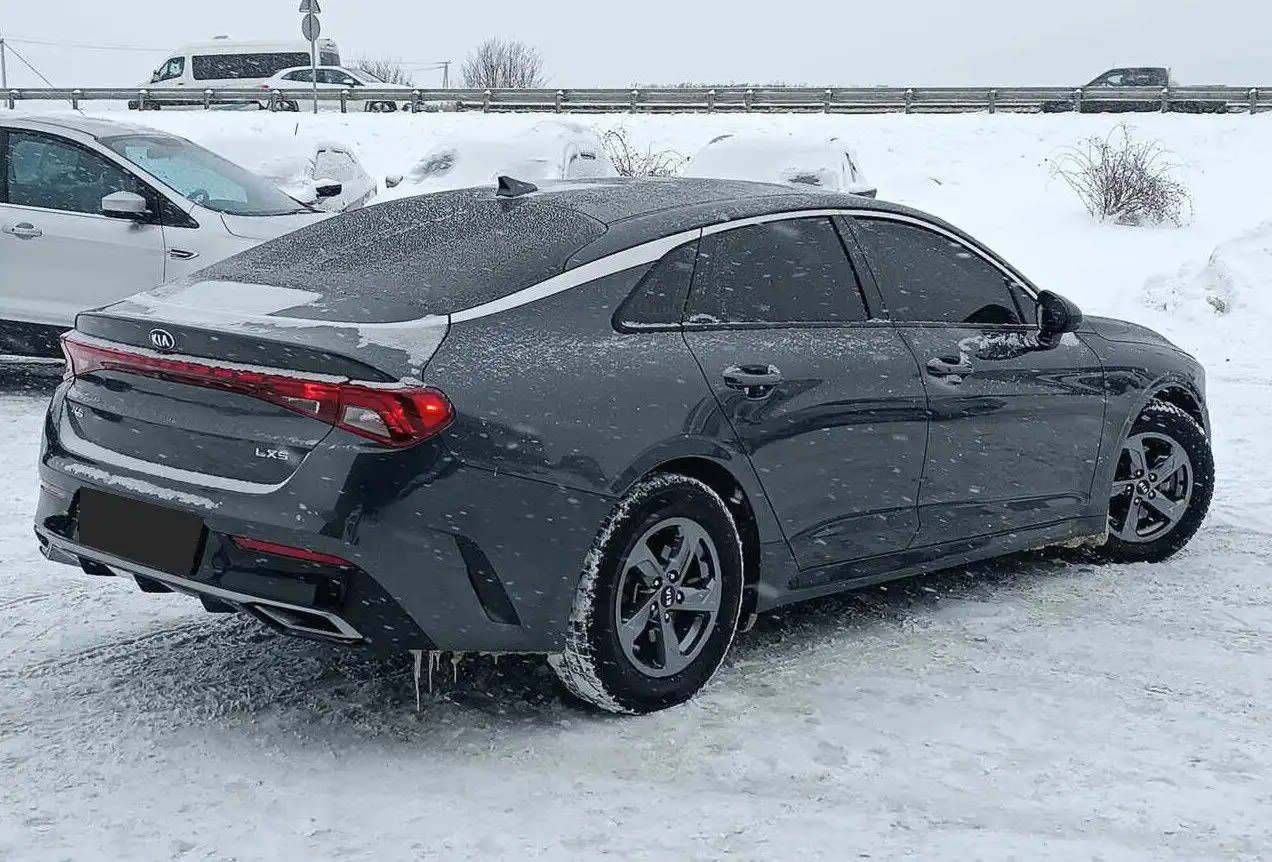 Продам Kia K5 2020 - Авто в Омск