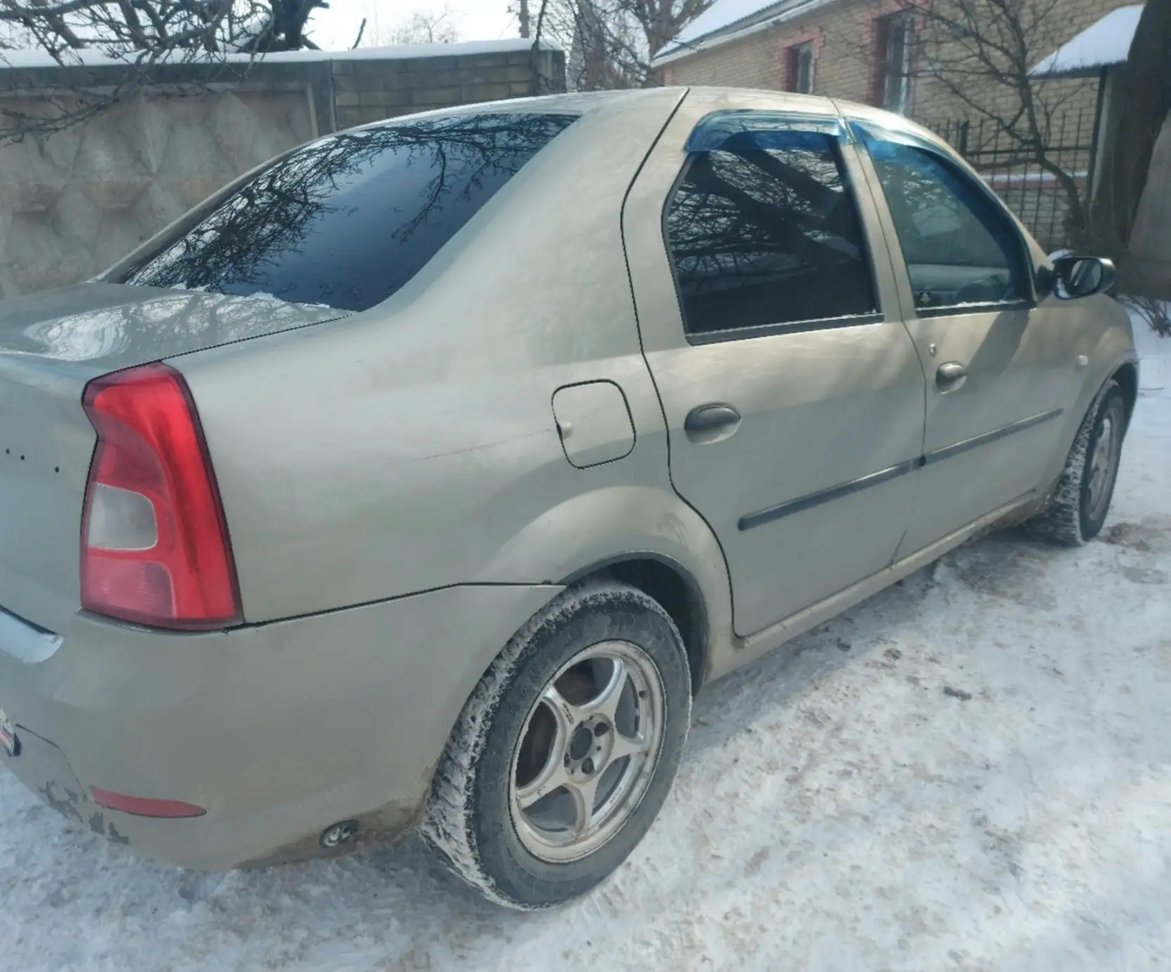 Продам автомобиль Рено Логан 2010 г.в. - Легковые автомобили (Авто) в Омск