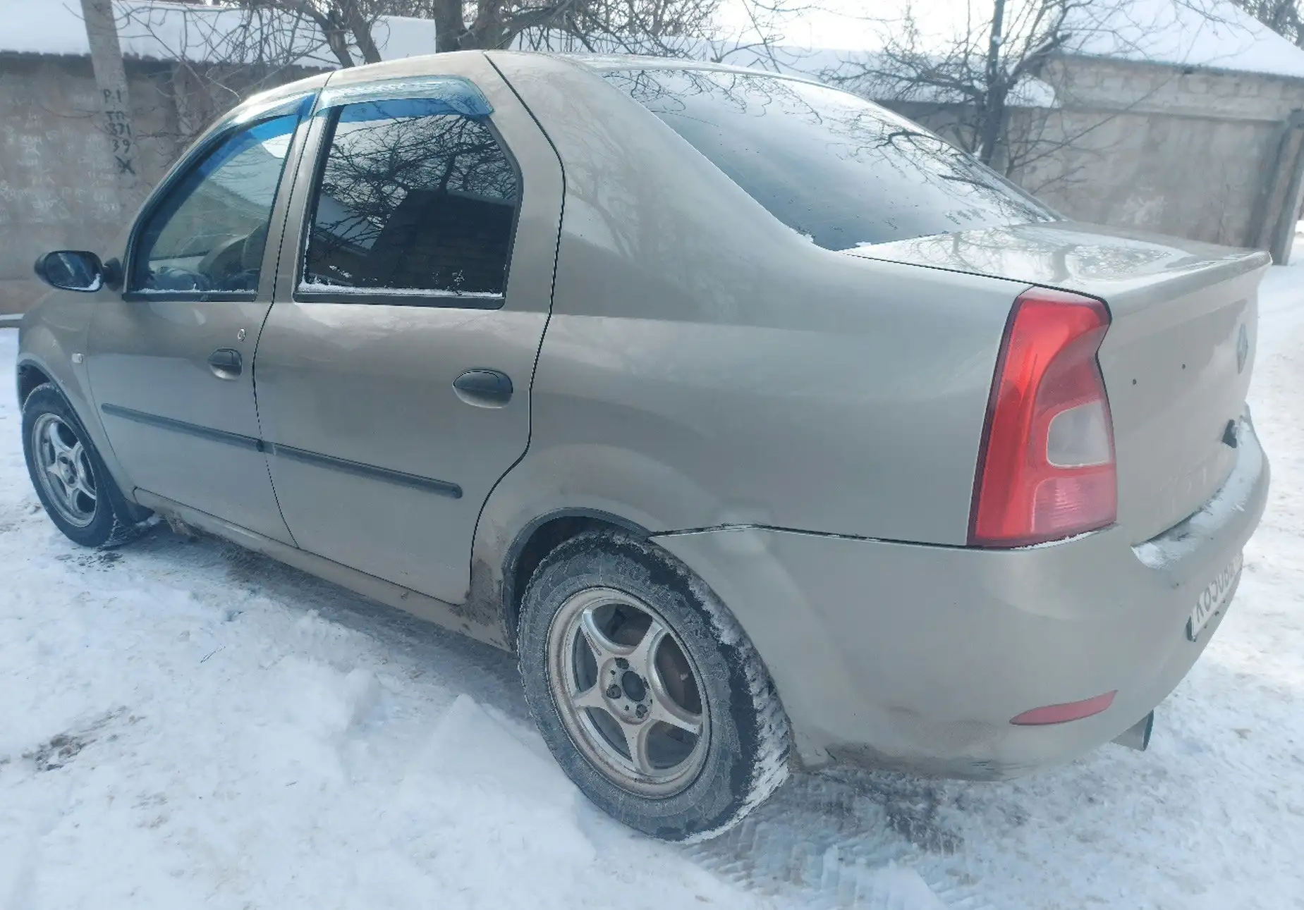 Продам автомобиль Рено Логан 2010 г.в. - Легковые автомобили (Авто) в Омск