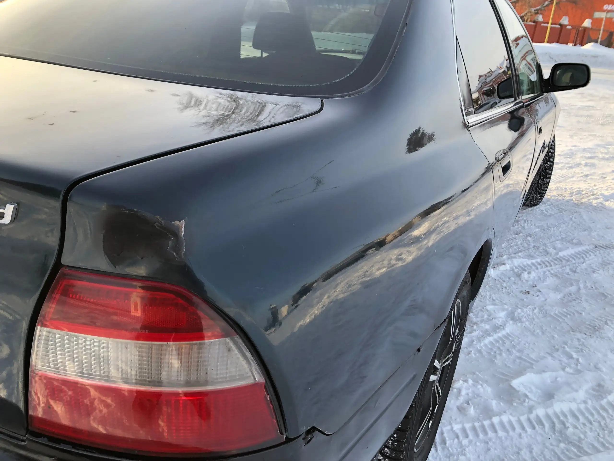 Продам достойный автомобиль в хорошем техническом и кузовном состоянии - Авто в Омск