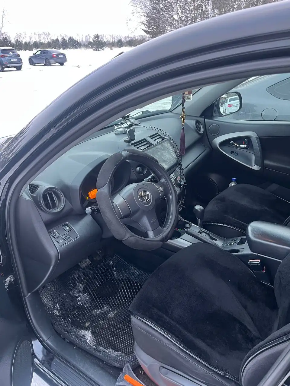 Toyota Land Cruiser Prado 2009 года с двумя комплектами резины - Авто в Омск