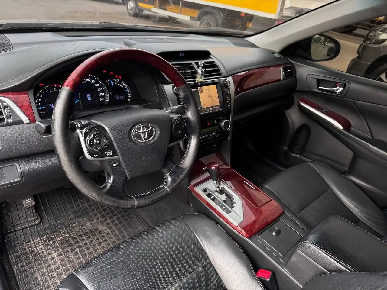 Toyota CAMRY 2012 года с белорусским учётом - Легковые автомобили (Авто) в Омск