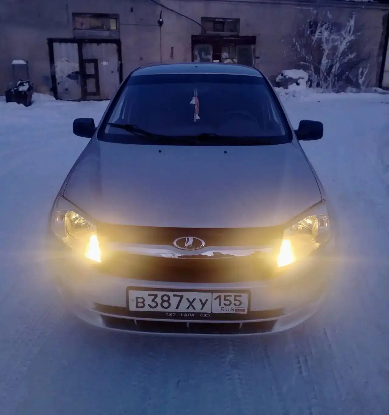 Продажа надежного экономичного автомобиля с пробегом 38 тысяч км - Авто в Омск