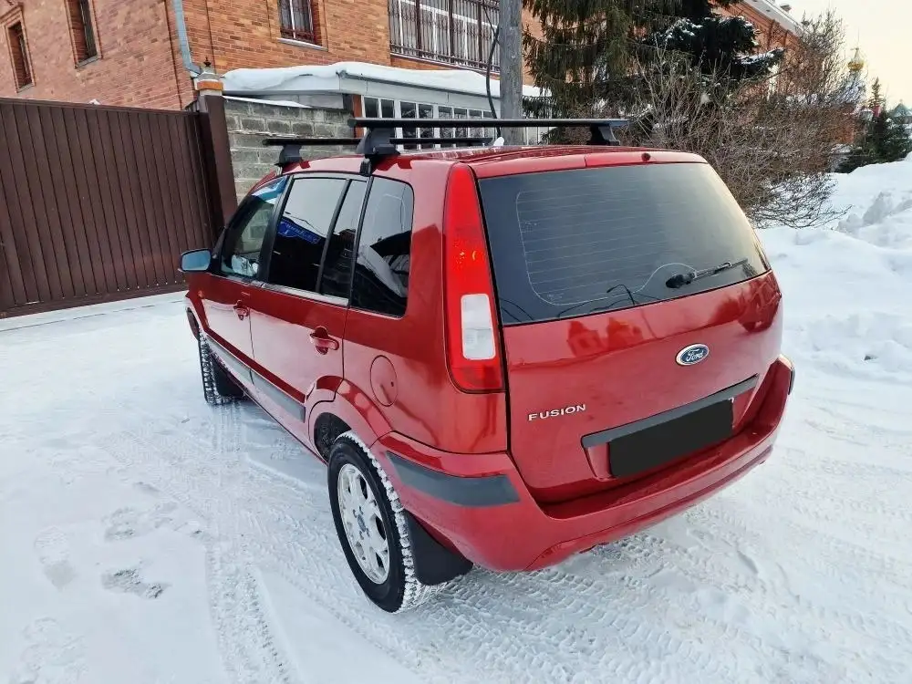 Ford Fusion 1.6 красный, отличное состояние - Легковые автомобили (Авто) в Омск