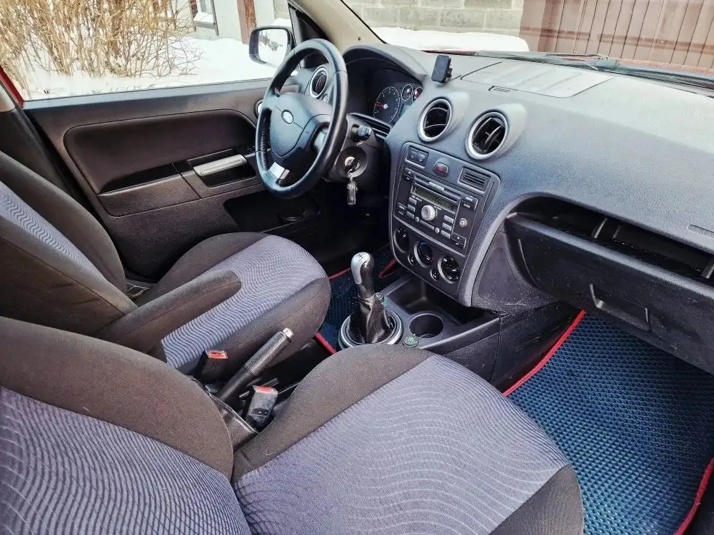 Ford Fusion 1.6 красный, отличное состояние - Легковые автомобили (Авто) в Омск