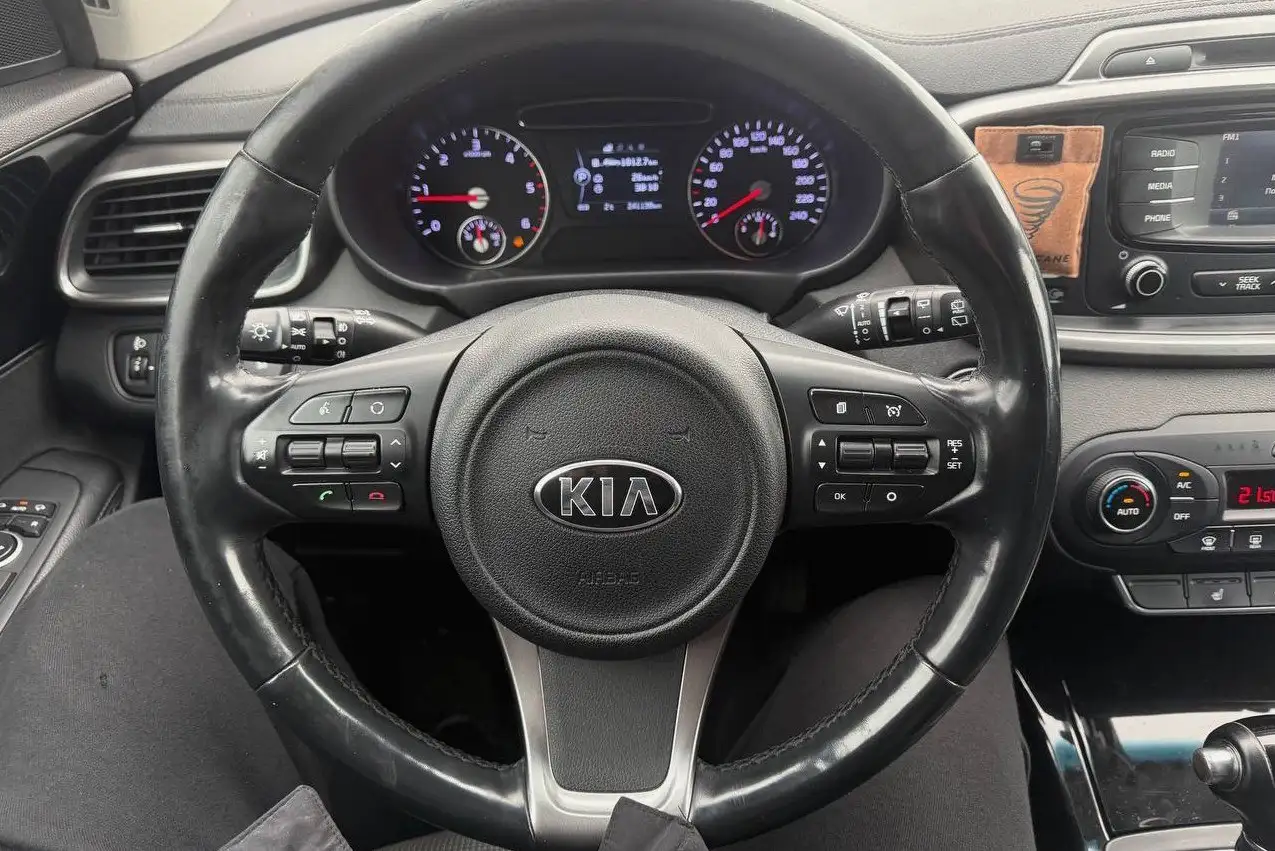 Продажа Kia Sorento 2017 дизель - Kia Sorento (Авто) в Омск