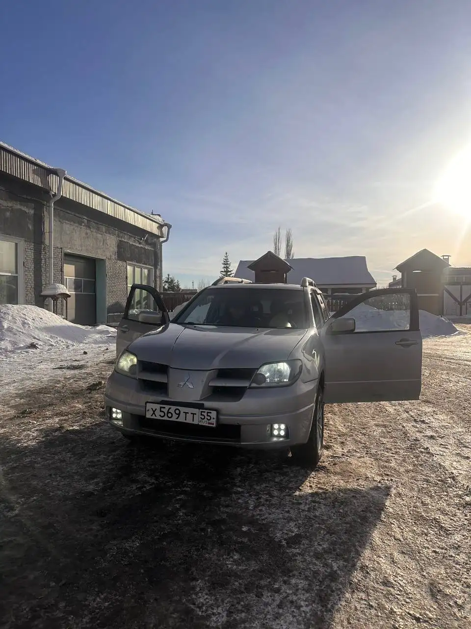 Mitsubishi Outlander 2003 - Внедорожники (Авто) в Омск
