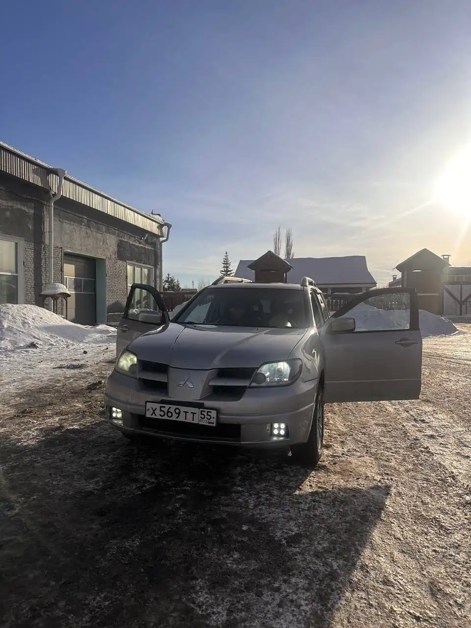 Mitsubishi Outlander 2003 автомат 2.4 - Внедорожники/кроссоверы (Авто) в Омск