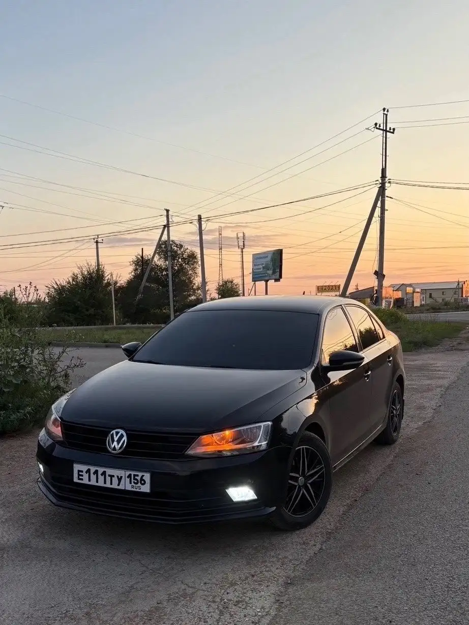 Volkswagen Jetta 6 2015 года в идеальном состоянии - Авто в Омск