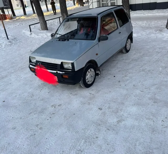 Продажа автомобиля 2004 года с музыкальной системой и зимней резиной - Коммерческий транспорт в Омск