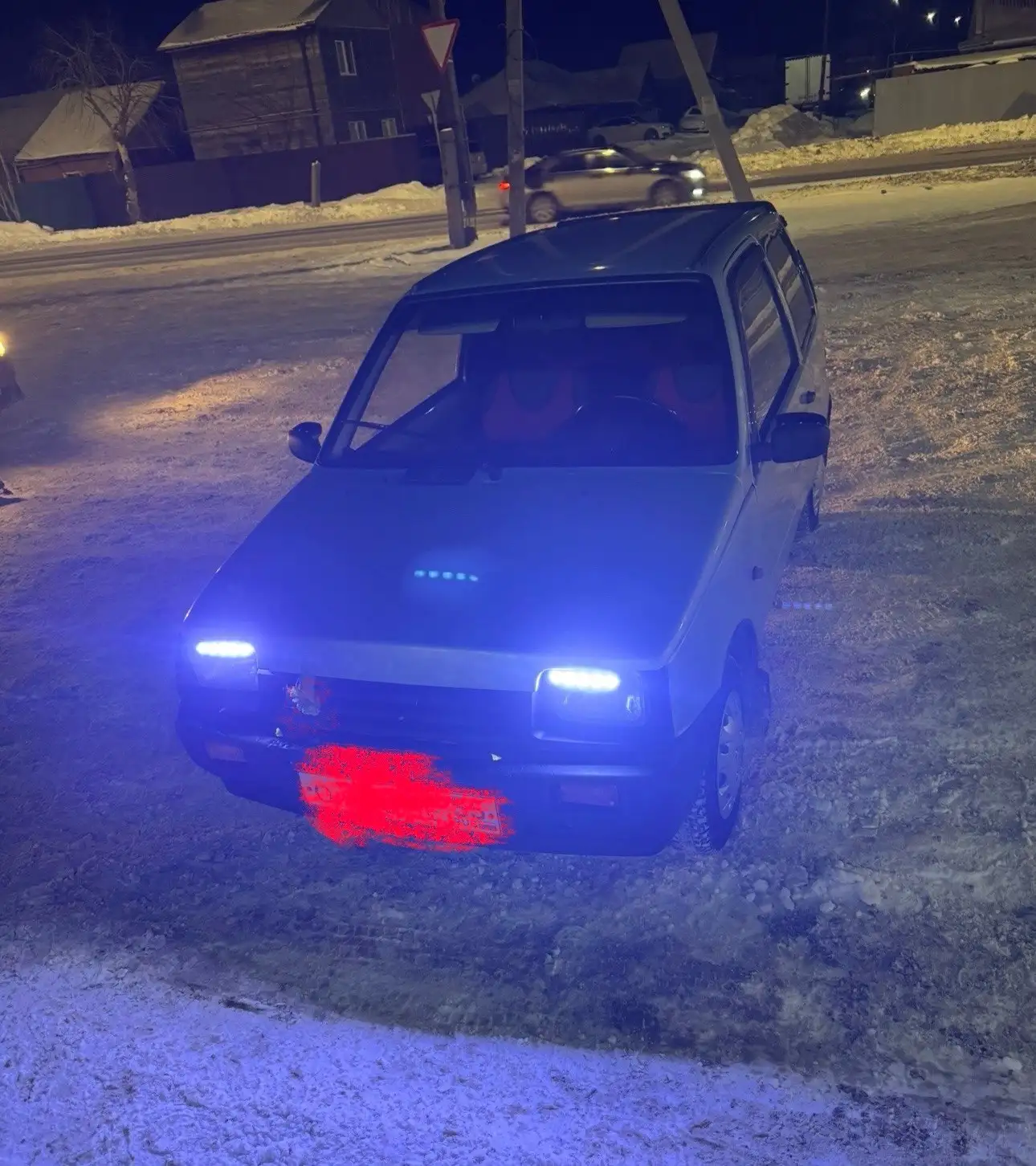 Продажа автомобиля 2004 года с музыкальной системой и зимней резиной - Авто в Омск