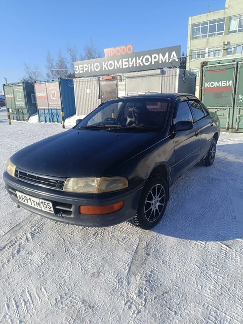 Продам Toyota Carina 1993 года - Диски и шины в Калачинск