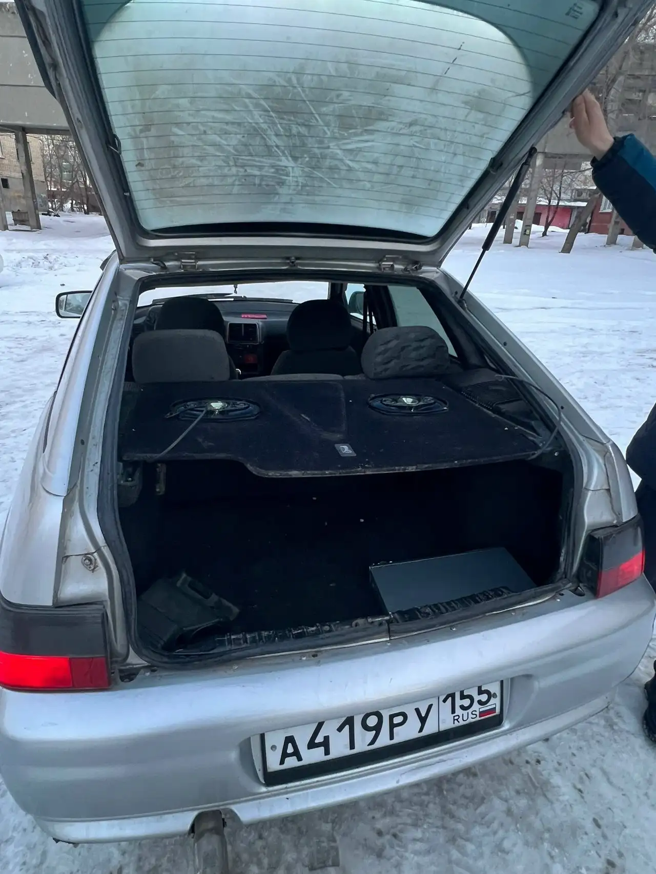 Продается автомобиль с двигателем 124 - Авто в Омск