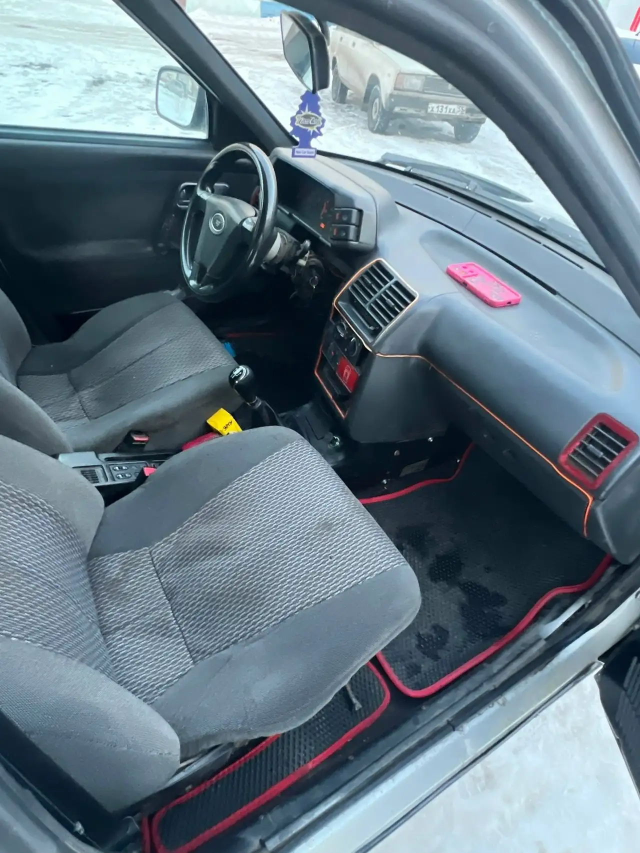 Продается автомобиль с двигателем 124 - Авто в Омск