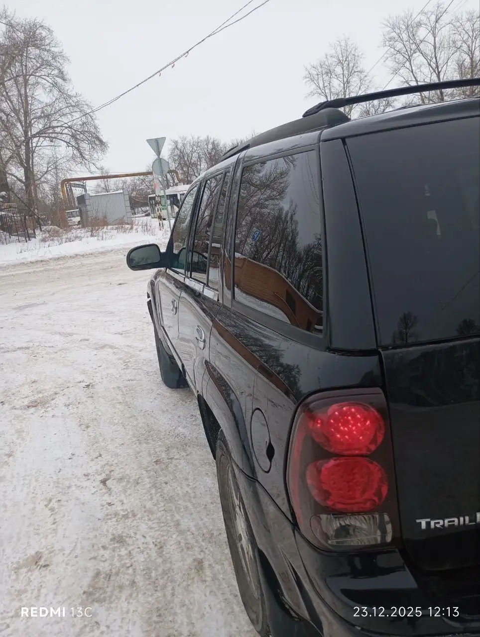 Продам/обменяю Шевроле треилблейзер 2005 г.в. - Внедорожники (Авто) в Омск